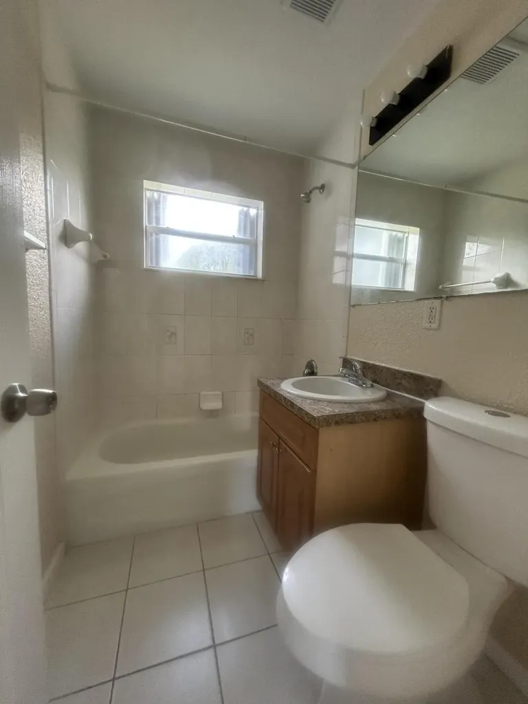 1021 W 2nd Street Riviera Beach FL 33404
