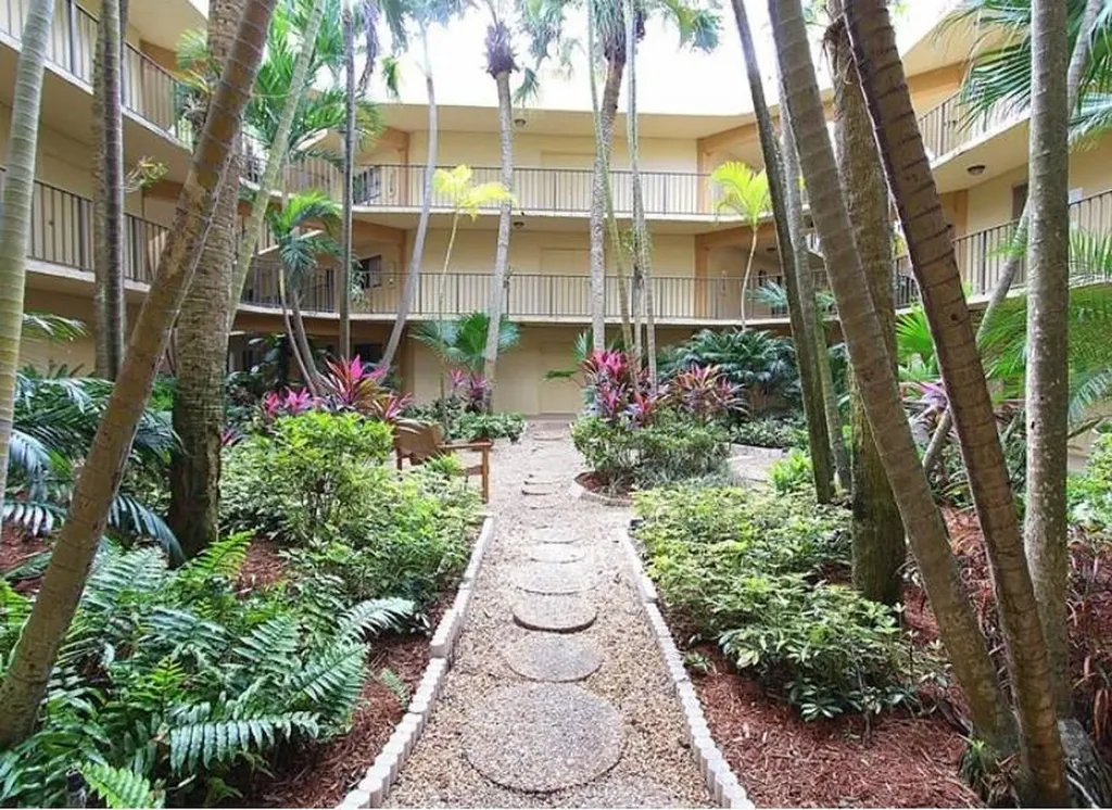 8015 SW 107th Avenue SW Miami FL 33173