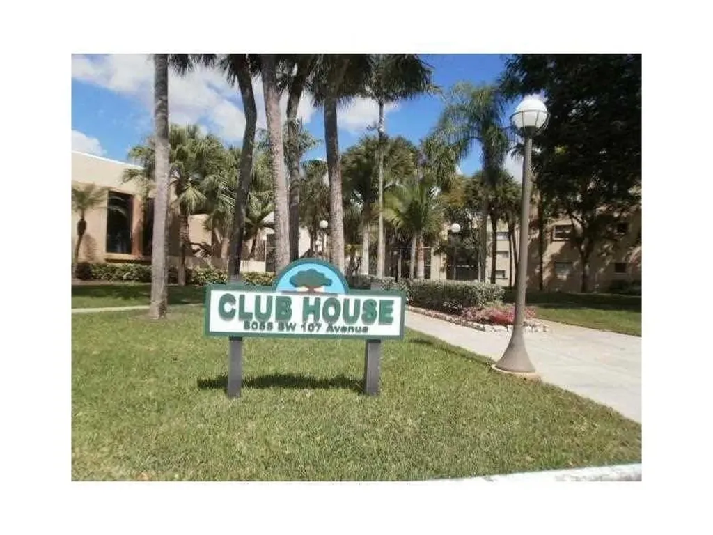 8015 SW 107th Avenue SW Miami FL 33173