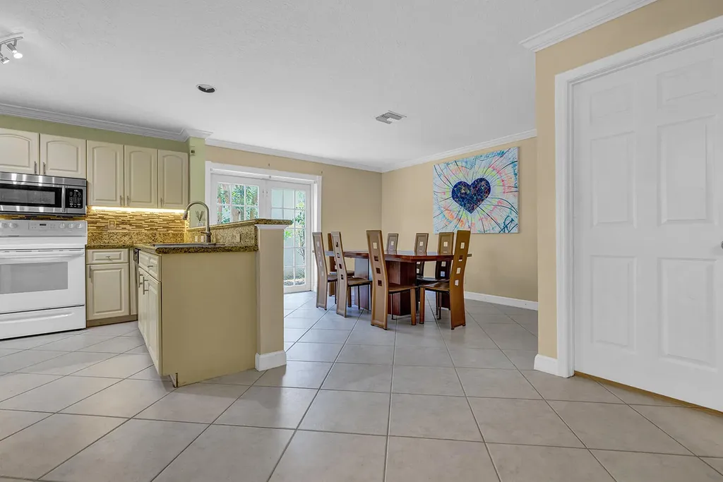 6168 La Vida Terrace Boca Raton FL 33433