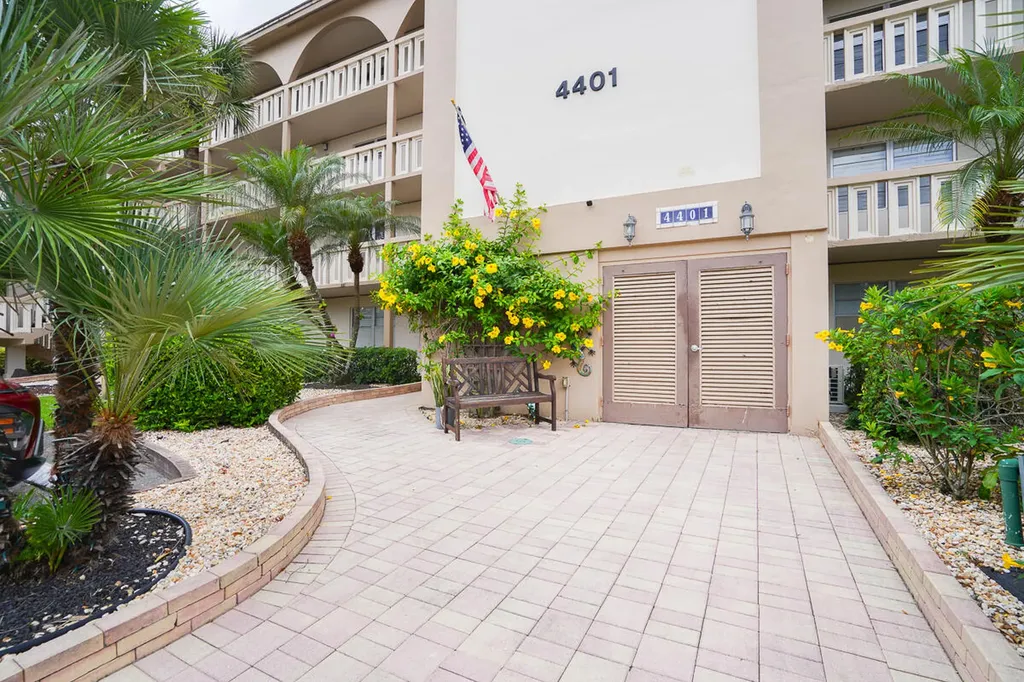 4401 Martinique Court Coconut Creek FL 33066