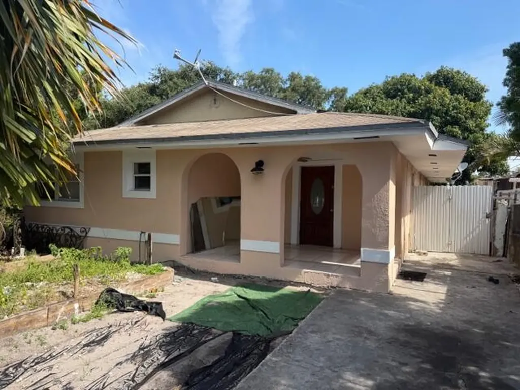 2975 NW 96th Street Miami FL 33147