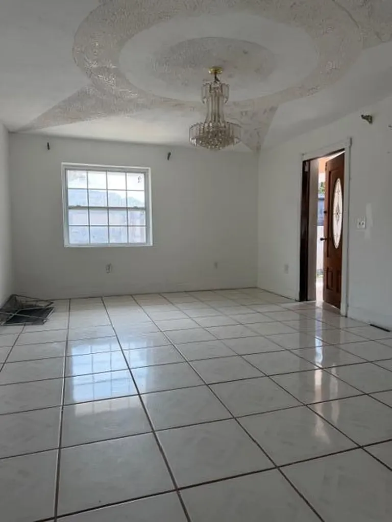 2975 NW 96th Street Miami FL 33147