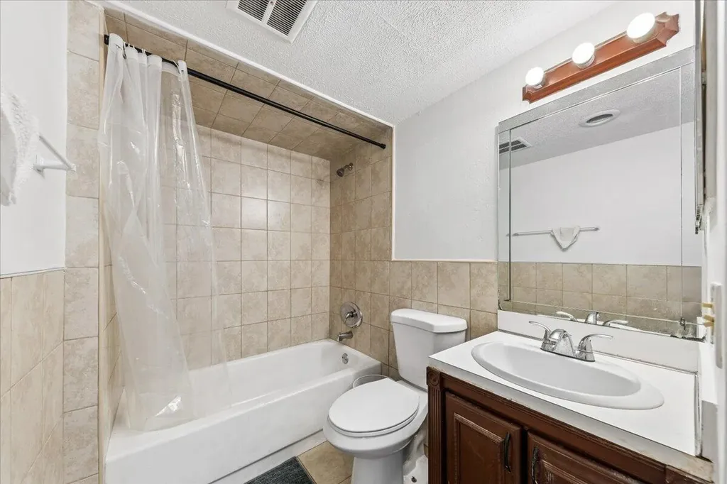 4156 Inverrary Drive Lauderhill FL 33319