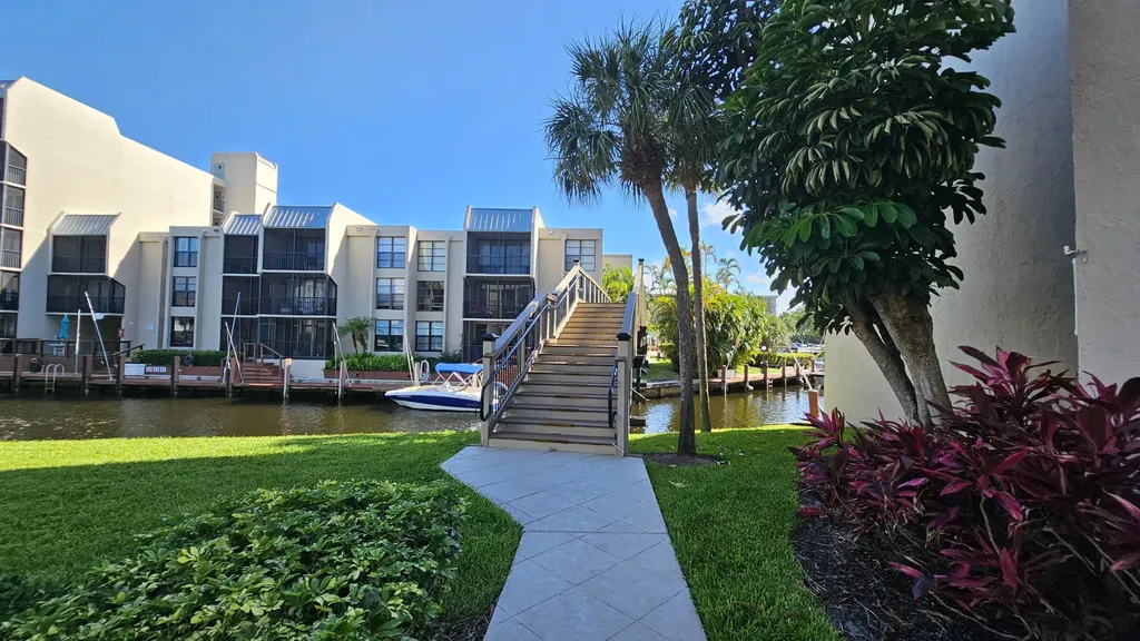 1 Royal Palm Way Boca Raton FL 33432