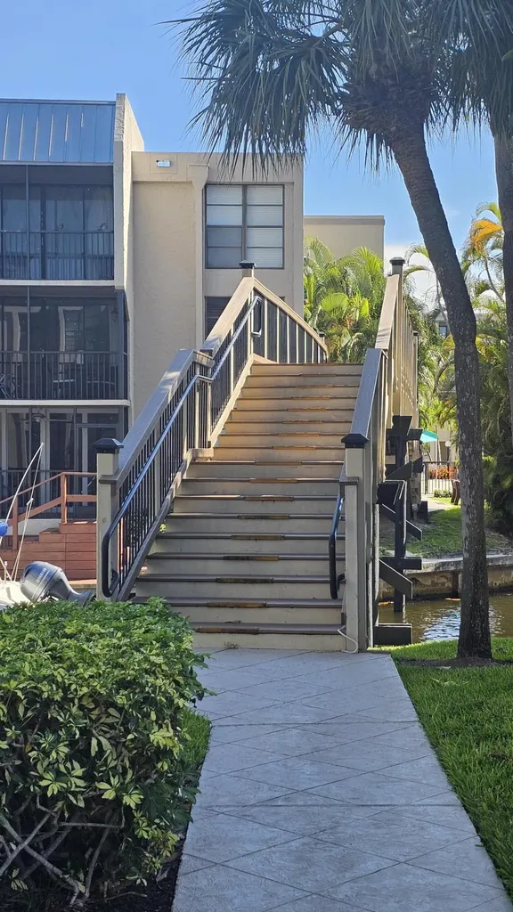 1 Royal Palm Way Boca Raton FL 33432