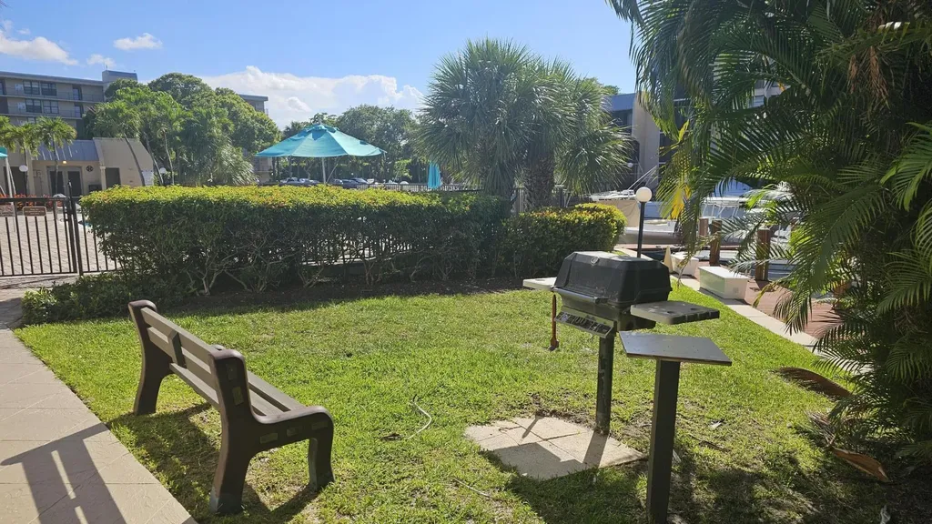 1 Royal Palm Way Boca Raton FL 33432