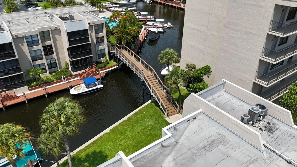 1 Royal Palm Way Boca Raton FL 33432
