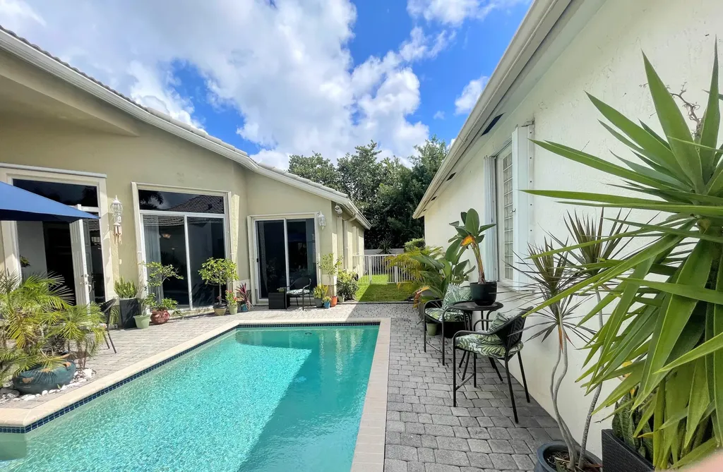 7060 NW Turtle Walk Boca Raton FL 33487