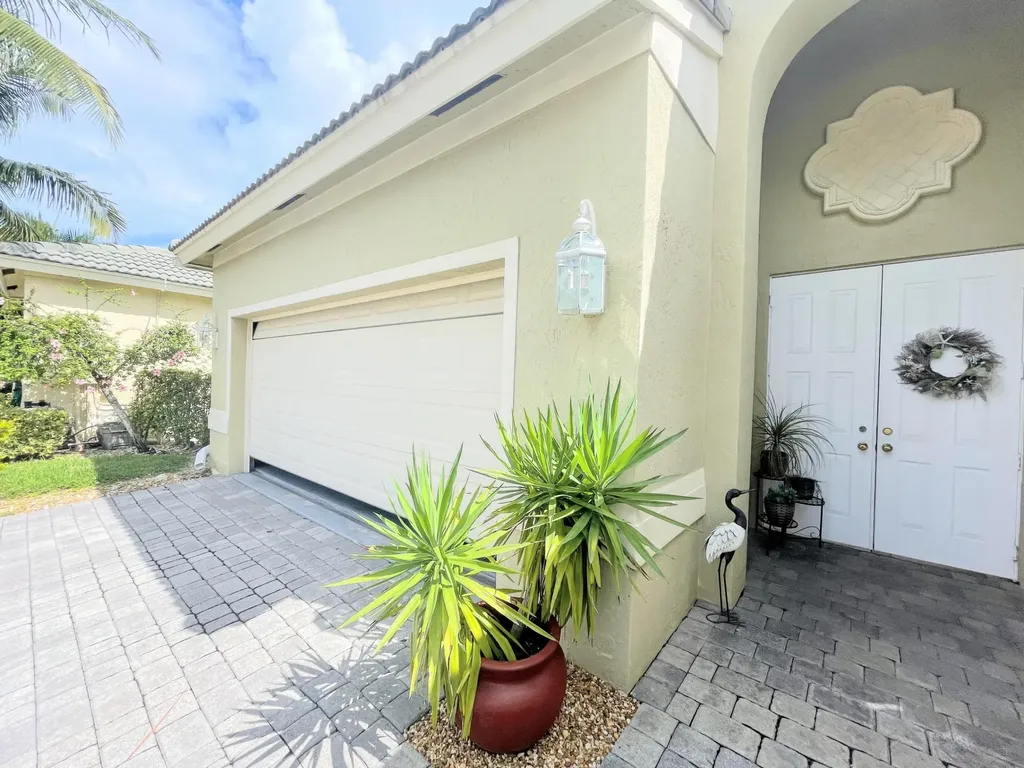 7060 NW Turtle Walk Boca Raton FL 33487