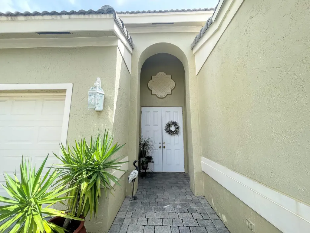 7060 NW Turtle Walk Boca Raton FL 33487