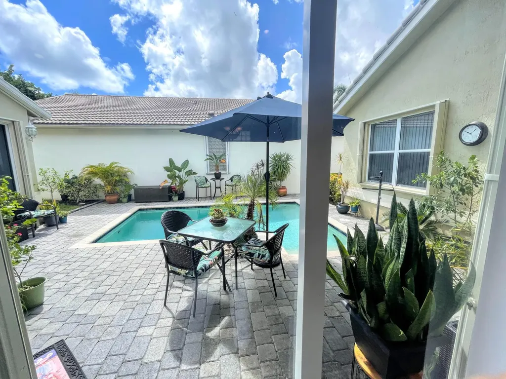 7060 NW Turtle Walk Boca Raton FL 33487