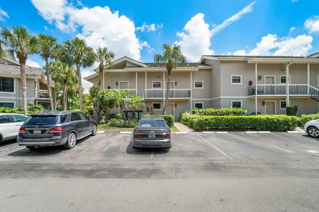11863 Wimbledon Circle Wellington FL 33414