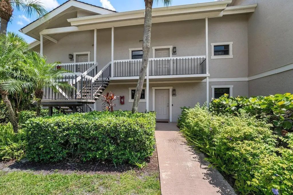 11863 Wimbledon Circle Wellington FL 33414