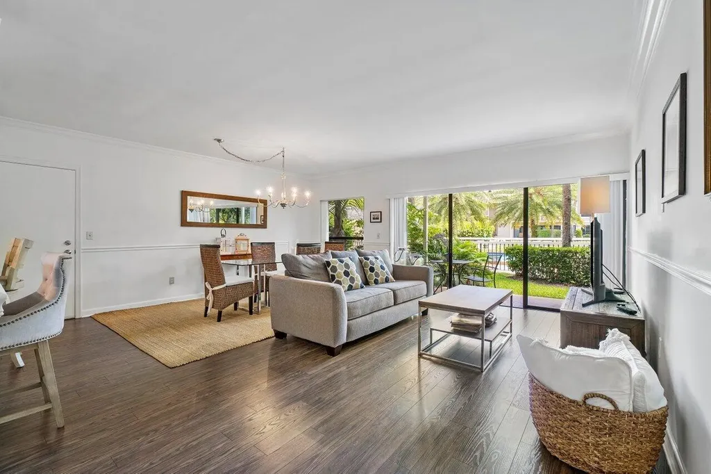 11863 Wimbledon Circle Wellington FL 33414