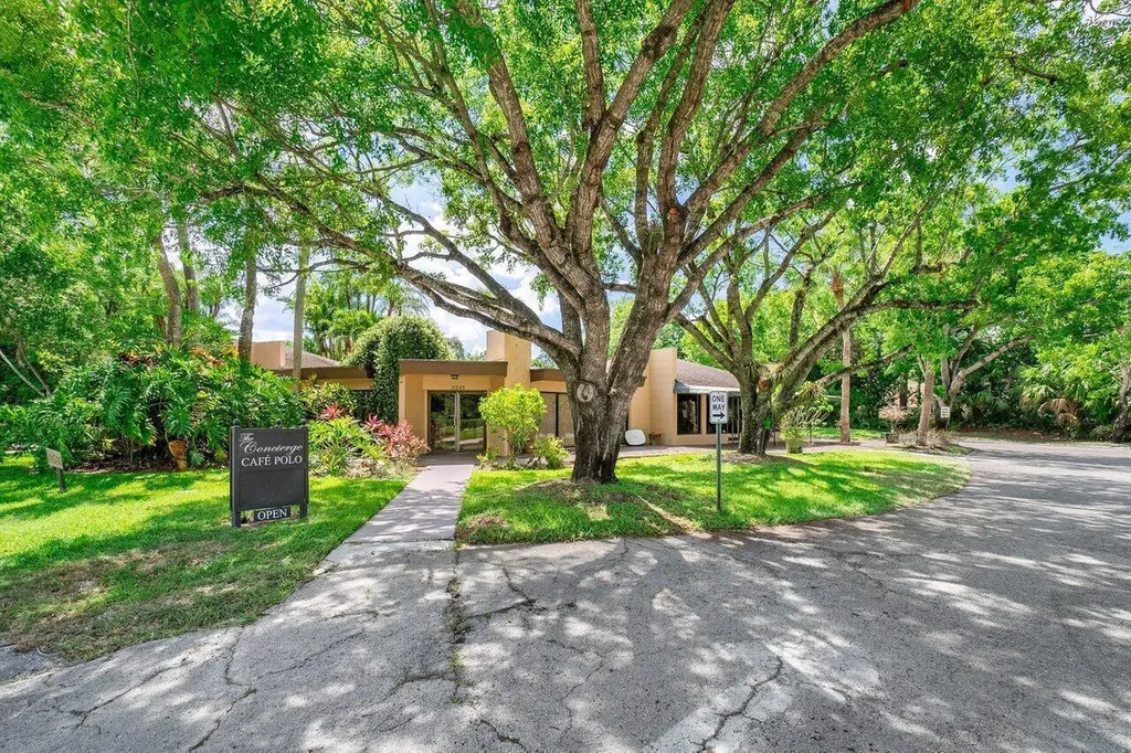 11863 Wimbledon Circle Wellington FL 33414