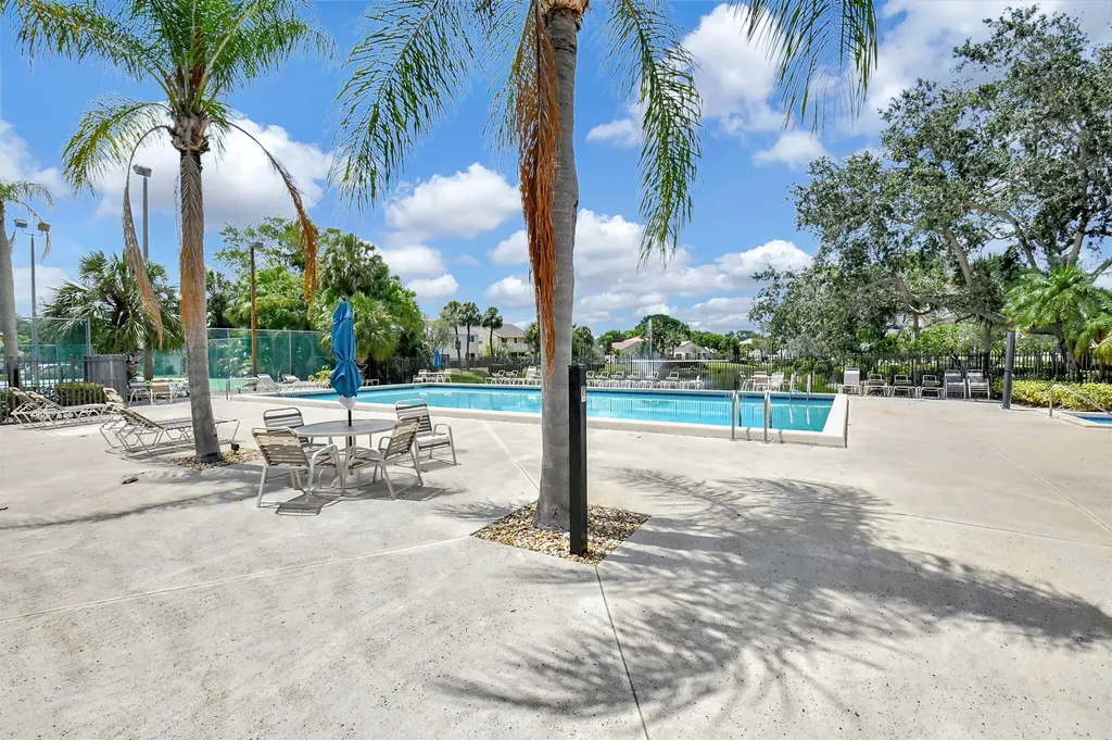 1059 Fairfax Circle W Boynton Beach FL 33436