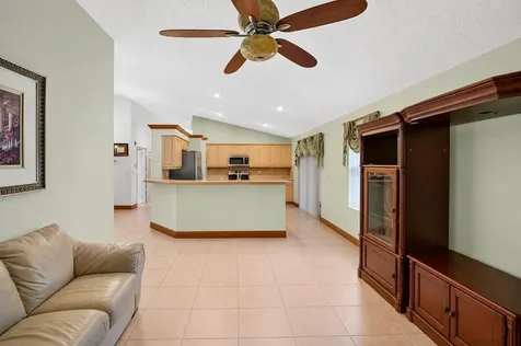 1059 Fairfax Circle W Boynton Beach FL 33436