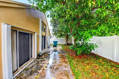 1059 Fairfax Circle W Boynton Beach FL 33436