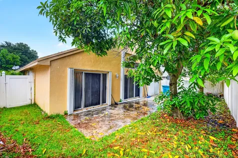 1059 Fairfax Circle W Boynton Beach FL 33436