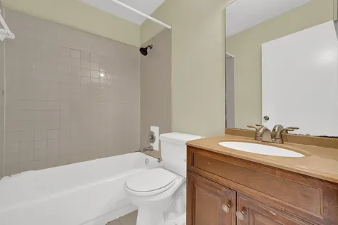 5864 Strawberry Lakes Circle Lake Worth FL 33463