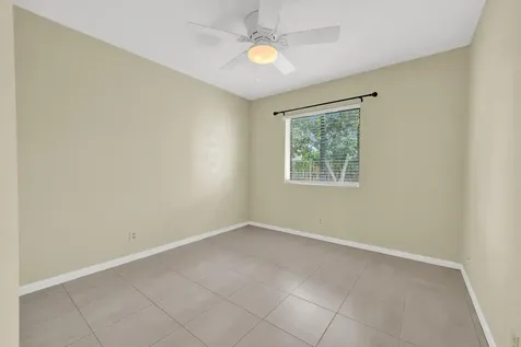 5864 Strawberry Lakes Circle Lake Worth FL 33463