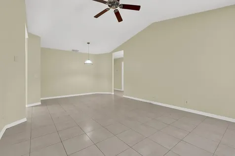 5864 Strawberry Lakes Circle Lake Worth FL 33463