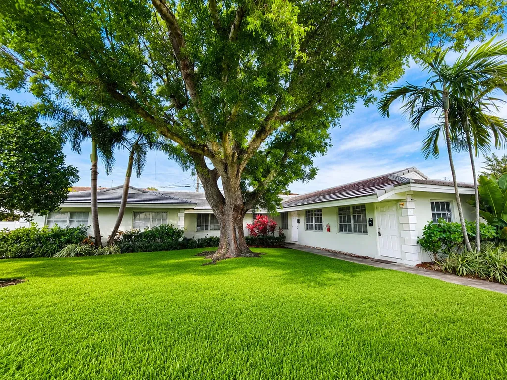 2120 NE 41st Street Lighthouse Point FL 33064