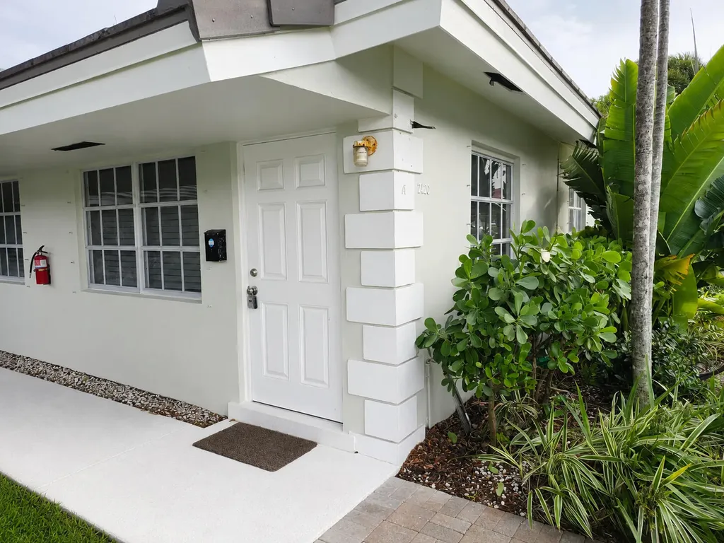 2120 NE 41st Street Lighthouse Point FL 33064