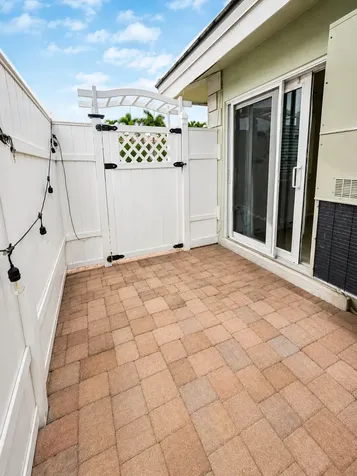2120 NE 41st Street Lighthouse Point FL 33064