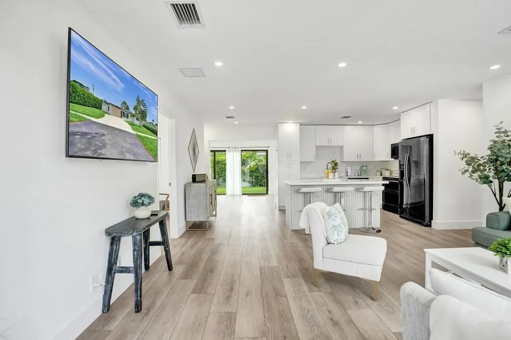 1001 SE 13th Court Deerfield Beach FL 33441