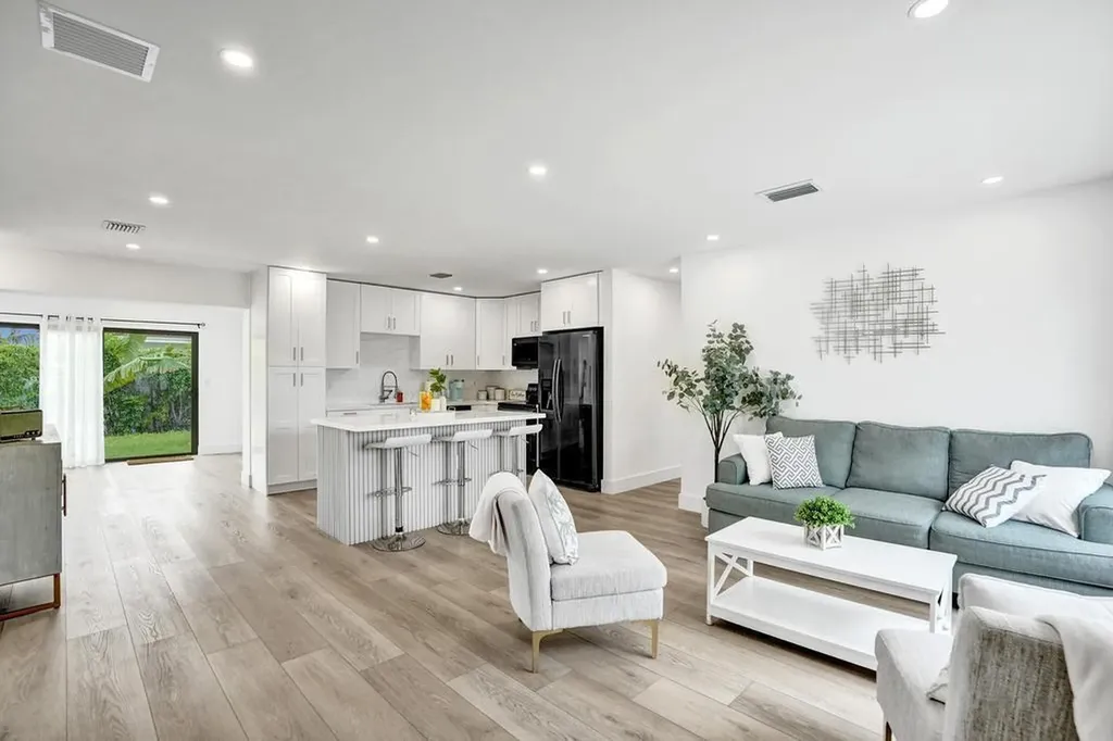 1001 SE 13th Court Deerfield Beach FL 33441