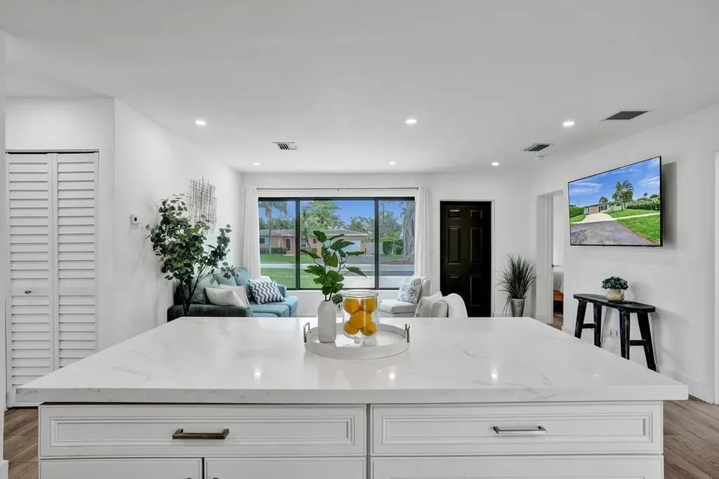 1001 SE 13th Court Deerfield Beach FL 33441
