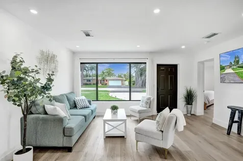 1001 SE 13th Court Deerfield Beach FL 33441