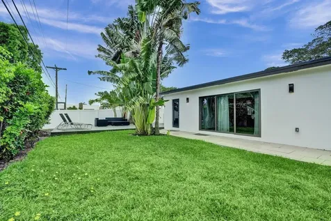 1001 SE 13th Court Deerfield Beach FL 33441