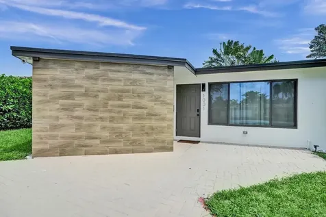 1001 SE 13th Court Deerfield Beach FL 33441