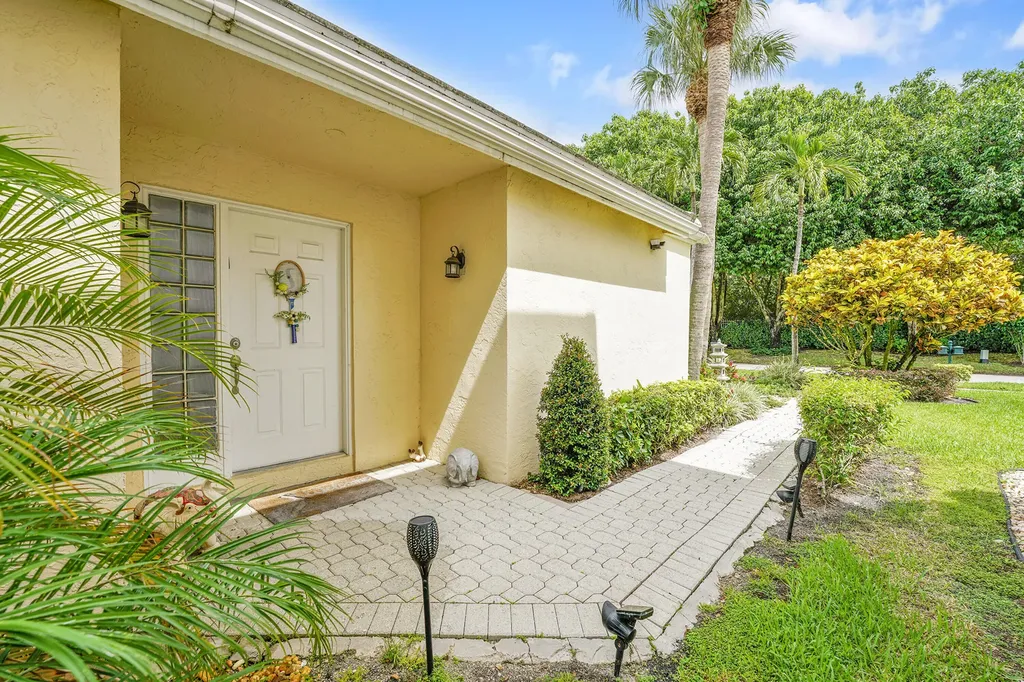 7917 Travlers Tree Drive Boca Raton FL 33433