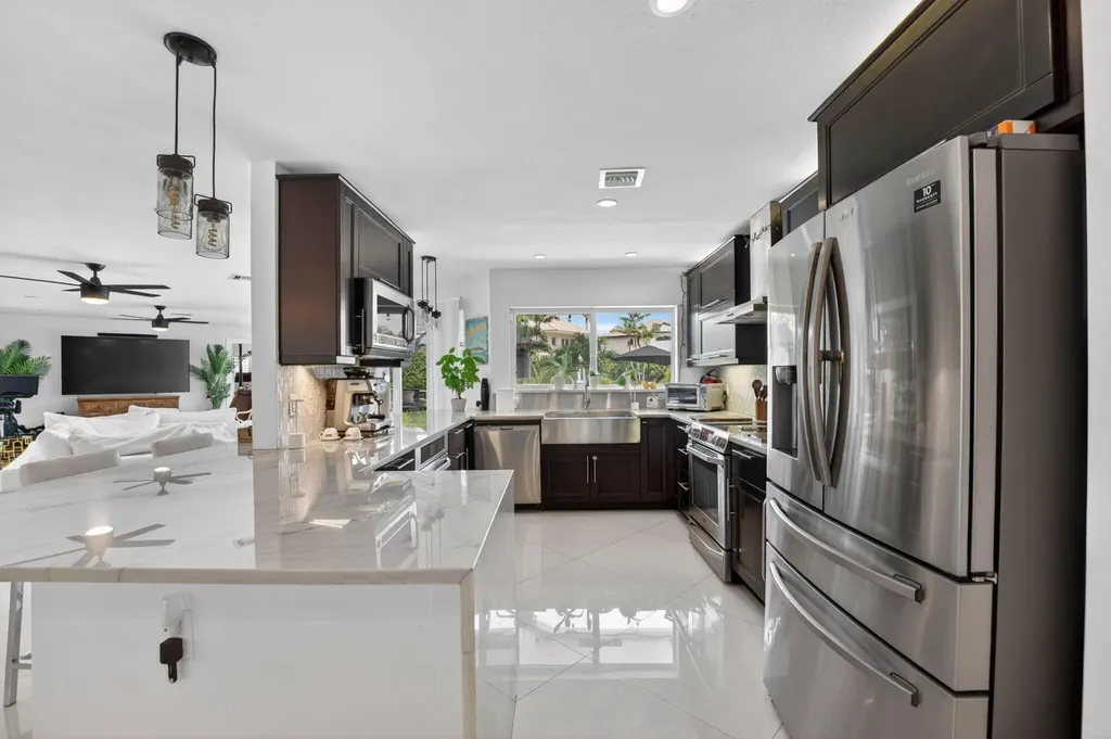 2375 SE 8th Street SE Pompano Beach FL 33062