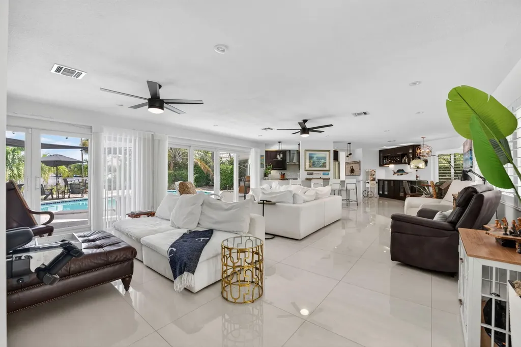 2375 SE 8th Street SE Pompano Beach FL 33062