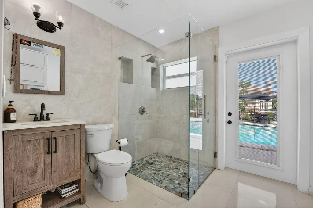 2375 SE 8th Street SE Pompano Beach FL 33062