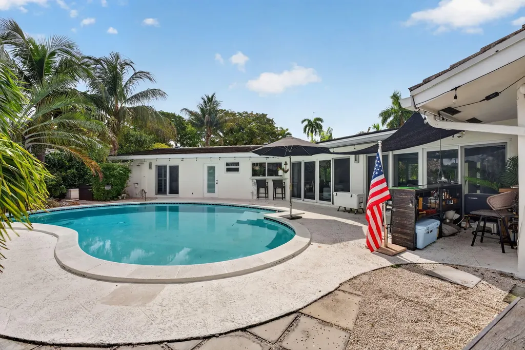 2375 SE 8th Street SE Pompano Beach FL 33062