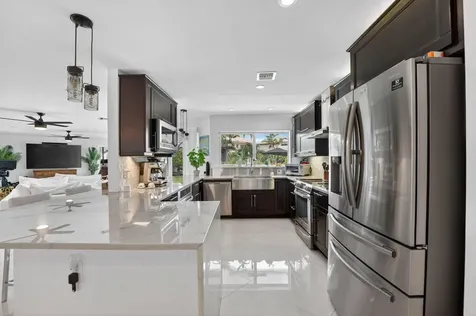 2375 SE 8th Street SE Pompano Beach FL 33062