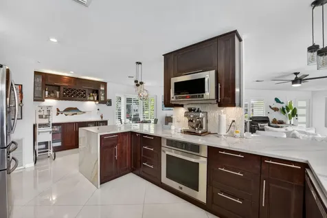 2375 SE 8th Street SE Pompano Beach FL 33062