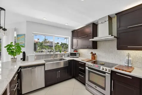 2375 SE 8th Street SE Pompano Beach FL 33062