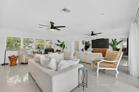 2375 SE 8th Street SE Pompano Beach FL 33062