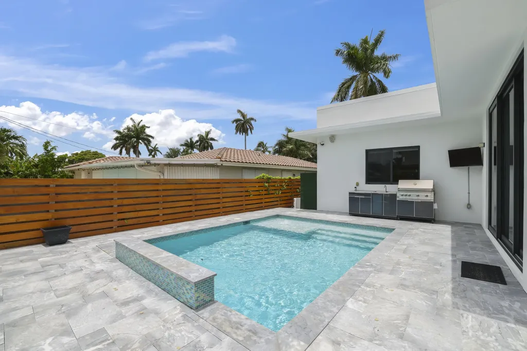 2620 SE 6th Street Pompano Beach FL 33062