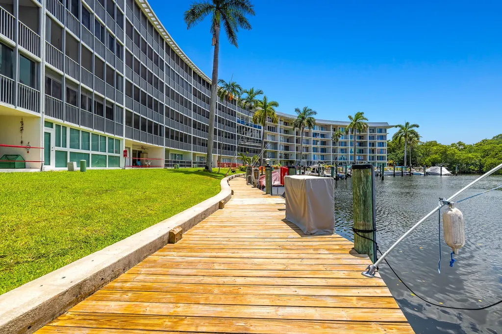1319 E Hillsboro Boulevard Deerfield Beach FL 33441