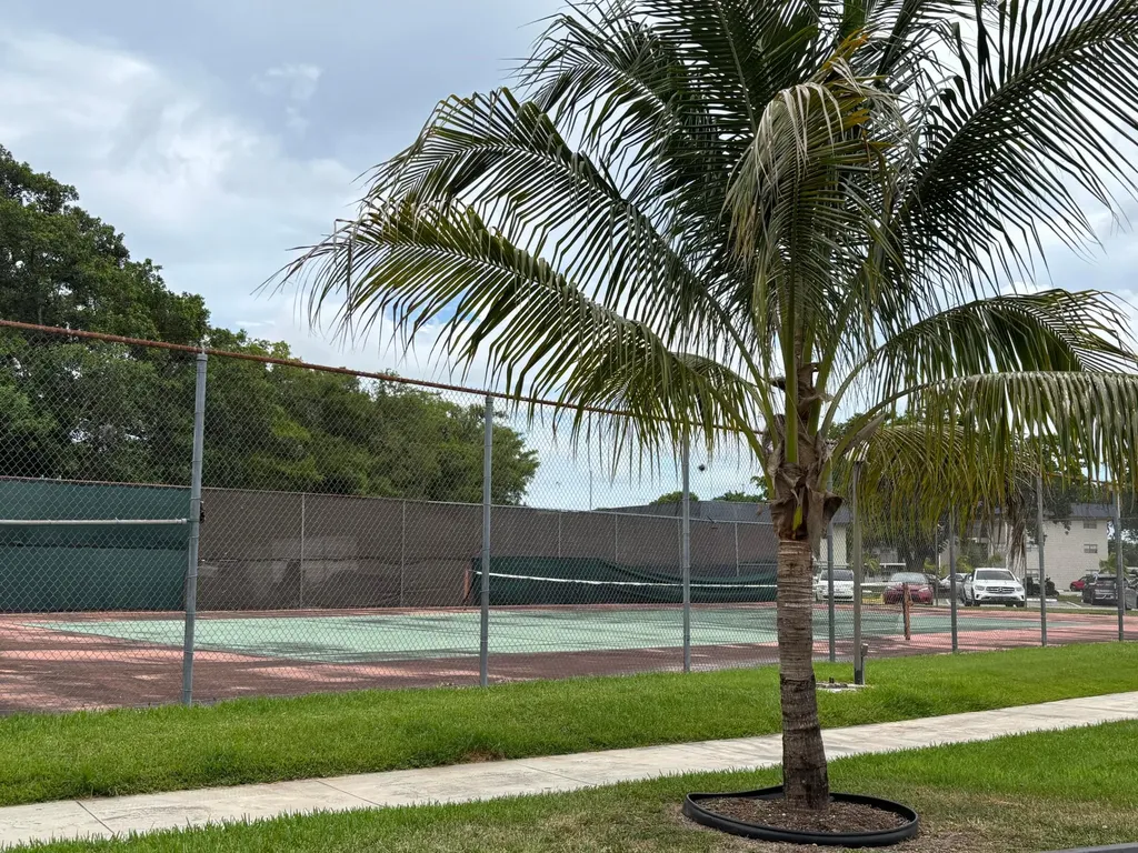 8051 S Colony Circle Tamarac FL 33321
