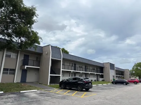 8051 S Colony Circle Tamarac FL 33321
