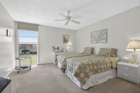 1 Golfs Edge West Palm Beach FL 33417